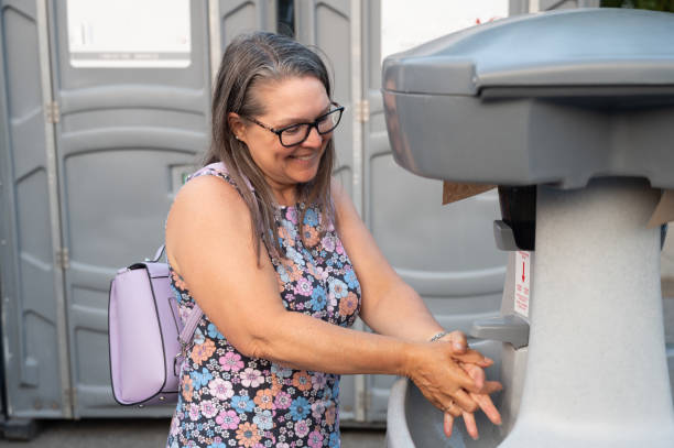 Best Portable bathroom rental  in Pella, IA